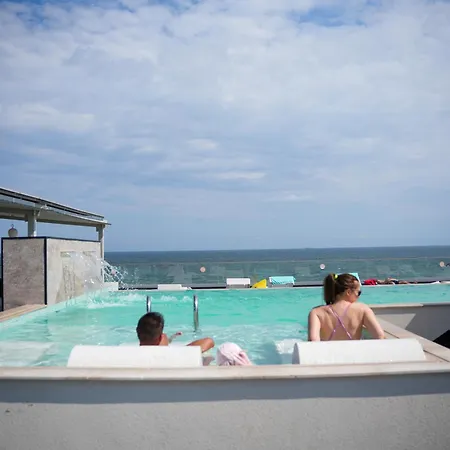 Poem - Roof Pool & Panoramic Sea View 4* Eforie Nord