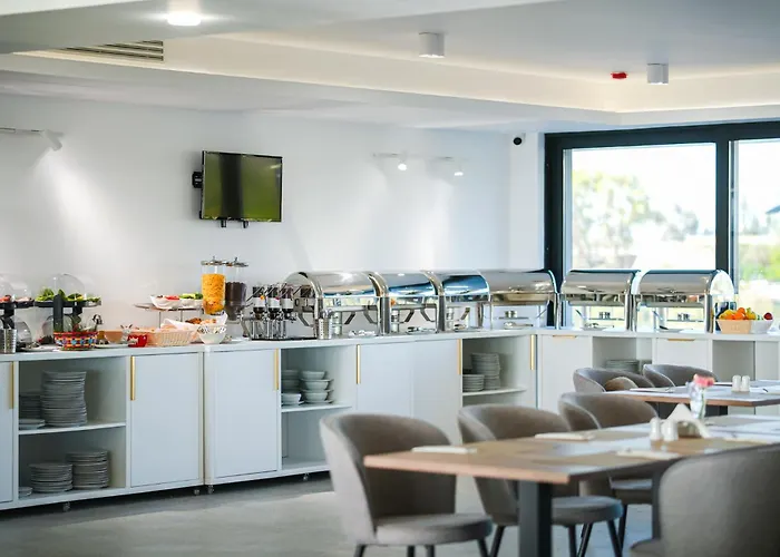 Poem - Roof Pool & Panoramic Sea View 4*