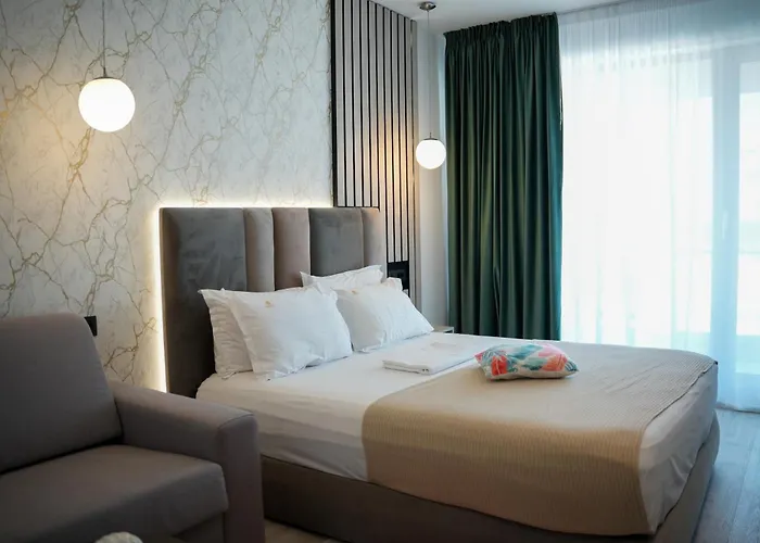 Poem - Roof Pool & Panoramic Sea View 4*