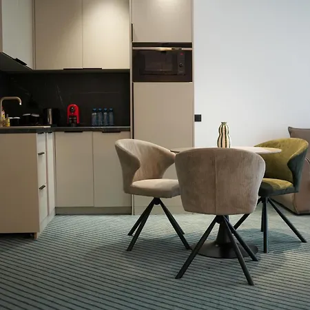 ホテル Poem - Roof Pool & Panoramic Sea View 4*